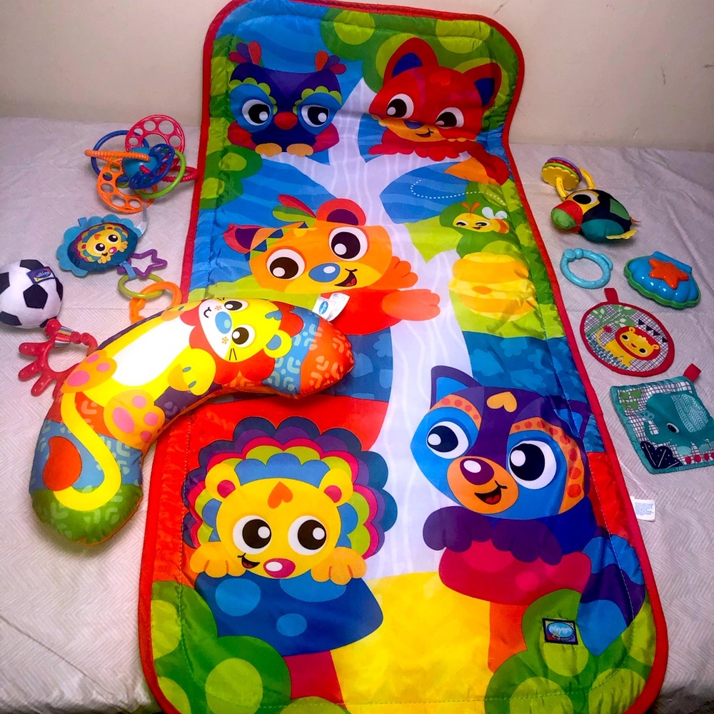 Playgro combo of Zoo Time/Honey Bee infant Tummy Time activity set
